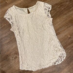 Adiva Cream Floral Lace Cap Sleeve Blouse
